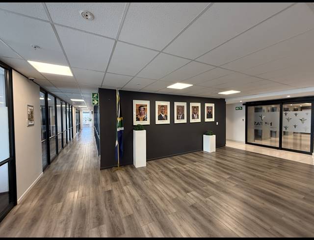 8,380M² OFFICE TO LET IN FORESHORE
